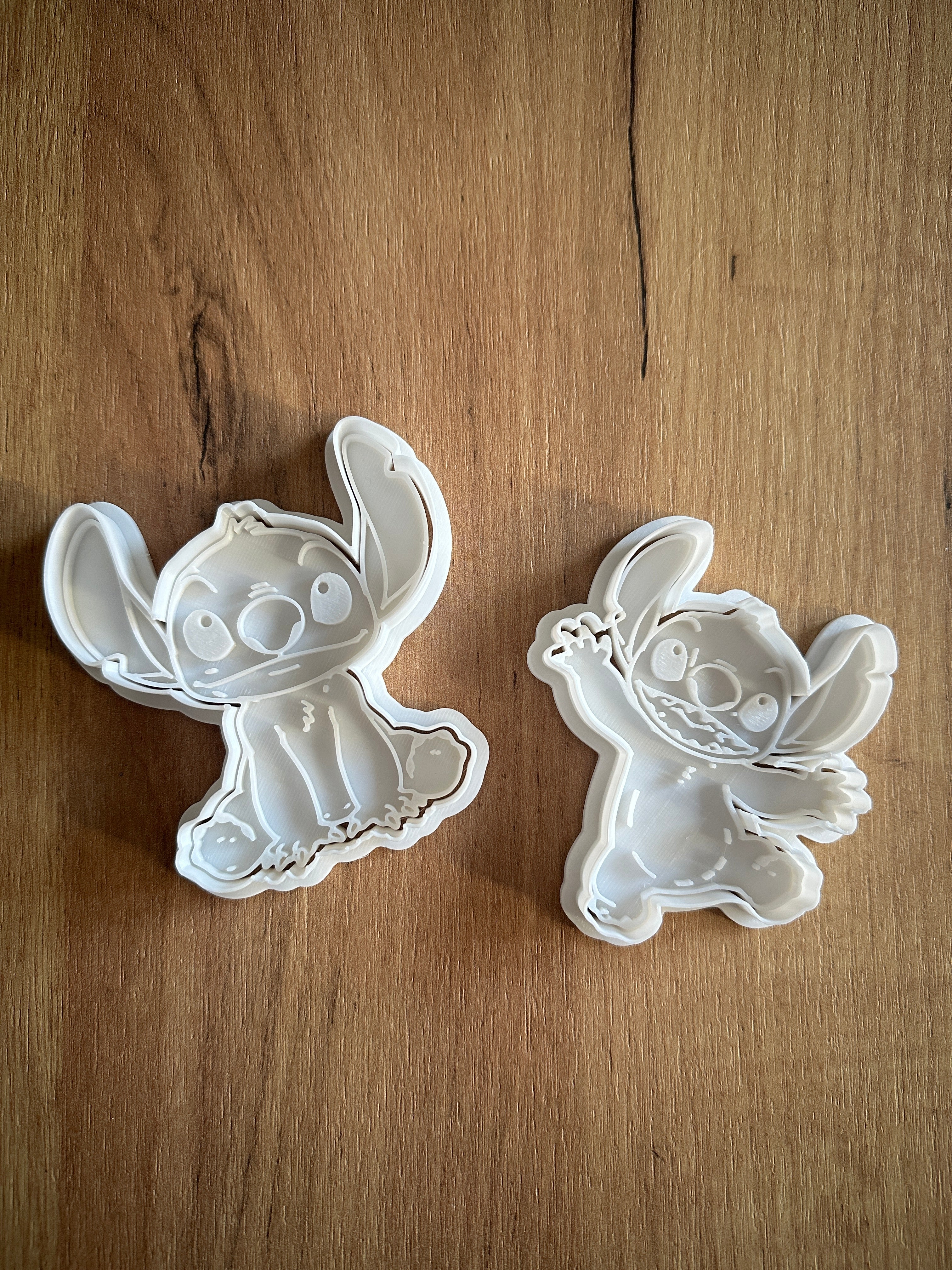 2 Moules à biscuits stitch