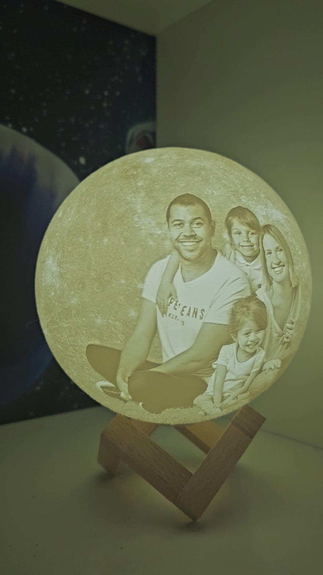 Lampe Lune Personnalisée en Lithophanie 3D – Photo de Famille & Veilleuse LED Multicolore