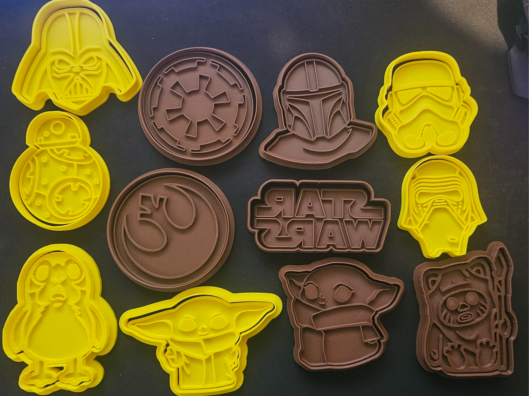 12 Moules à biscuits Star Wars